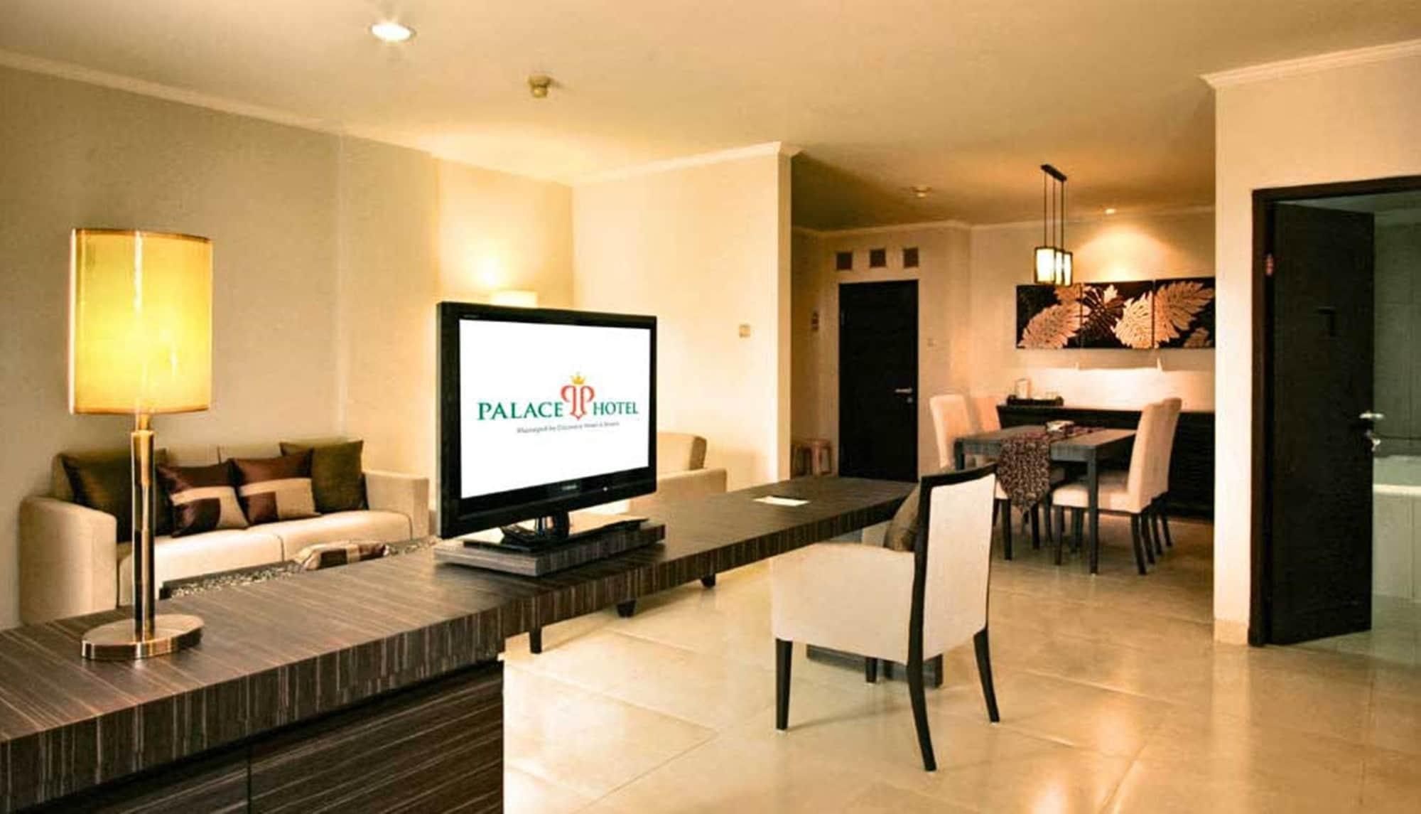 Palace Hotel Puncak Exterior photo