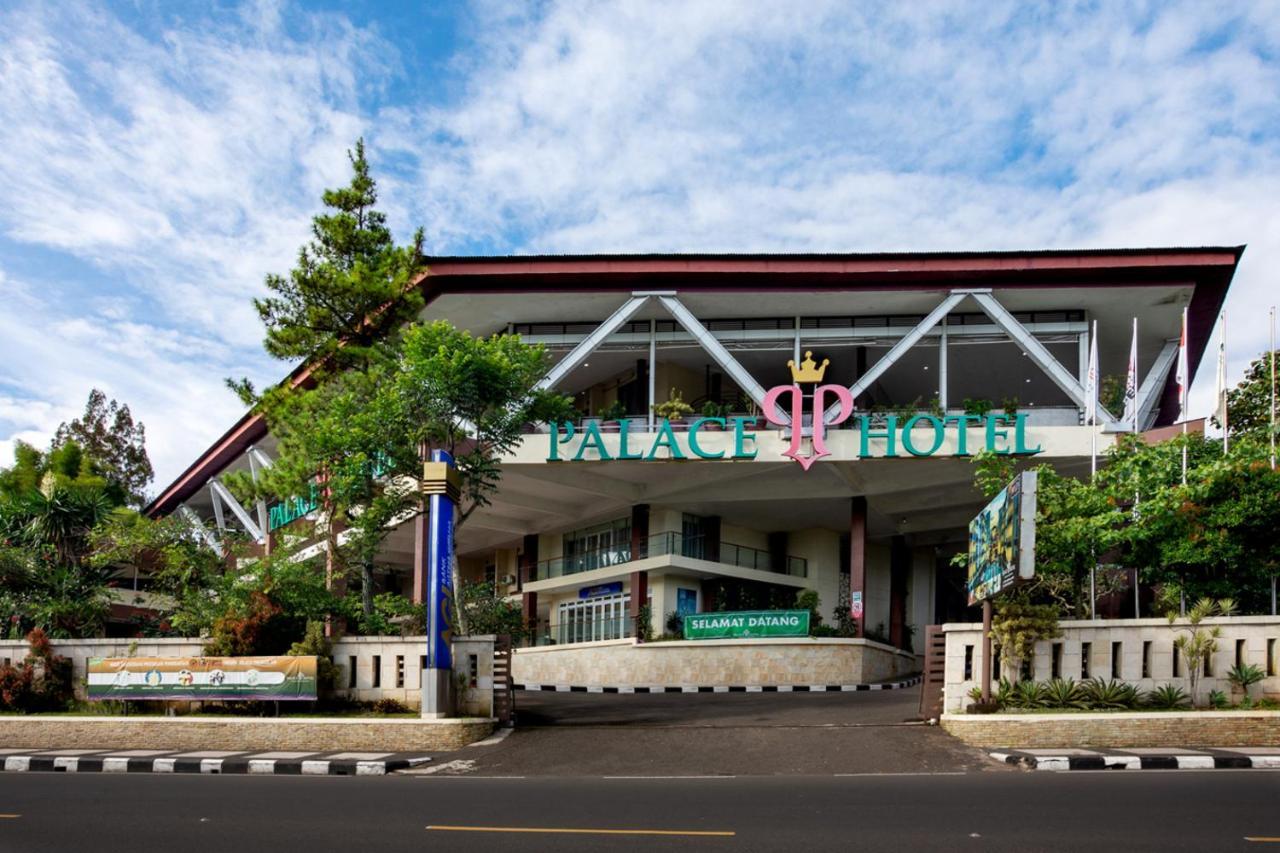 Palace Hotel Puncak Exterior photo